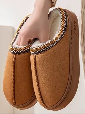Cozy Casual Women's Brown Fleece-Lined Slip-On Slippers